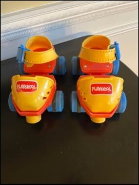 Vintage 90s Playskool First Roller Skates age 3+ toddler size 6-12 adjustable